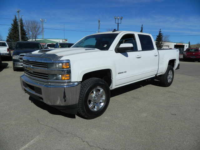 2017 Chevrolet Silverado 2500 DURAMAX DIESEL ( 92 000 KMS ) in Cars & Trucks in Edmonton - Image 3