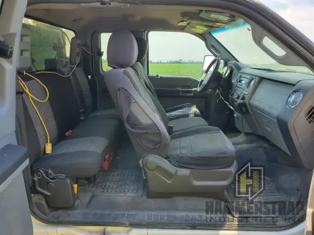 FORD F-350 Super Duty 4x4 XLT Mechanic Service Truck in Cars & Trucks in Edmonton - Image 16