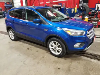 2017 Ford Escape SE / 126000 kms on the engine