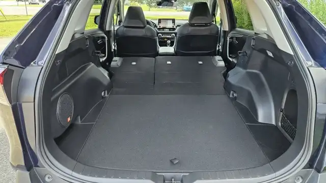 2021 Toyota RAV4 Limitée in Cars & Trucks in Longueuil / South Shore - Image 20