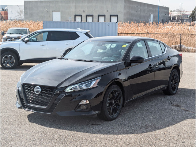 2022 Nissan Altima 2.5 SR AWD | OFF LEASE | ONE OWNER | APPLE CA in Cars & Trucks in City of Toronto - Image 4