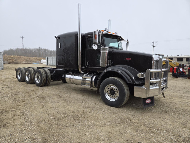 2006 Peterbilt Tri-Drive Sleeper Cab & Chassis Truck 378 in Heavy Trucks in Edmonton - Image 2