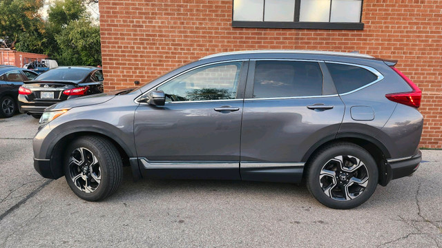 2018 Honda CR-V Touring AWD in Cars & Trucks in Oakville / Halton Region - Image 2