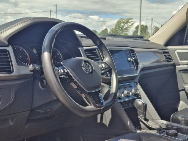 2019 Volkswagen Atlas Highline 4Motion | Leather | Pano Roof in Cars & Trucks in Guelph - Image 2