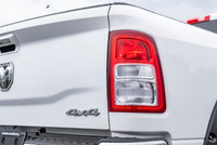 4X4 - HEMI 6.4L - TOUCHSCREEN Display - Back Up Camera - Brake Assist - TPS Monitor - Keyless Entry... (image 7)