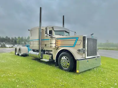 FOR SALE: 2020 PETERBILT 389 FLAT TOP CUSTOM BUILT, PACCAR 510HP 1850 TORQUE, 18 SPEED MANUAL, 3.36...