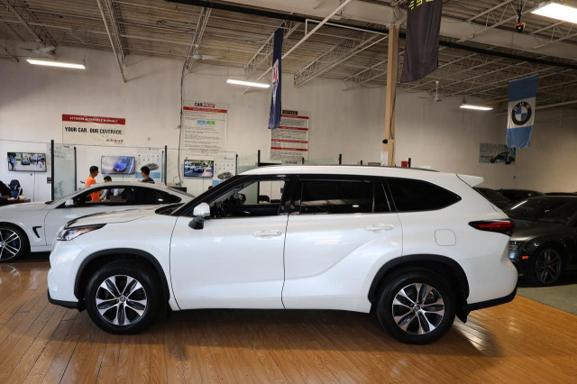 2020 Toyota Highlander XLE AWD - 8PASSENGER|SUNROOF|NAVI|CAMERA in Cars & Trucks in City of Toronto - Image 3