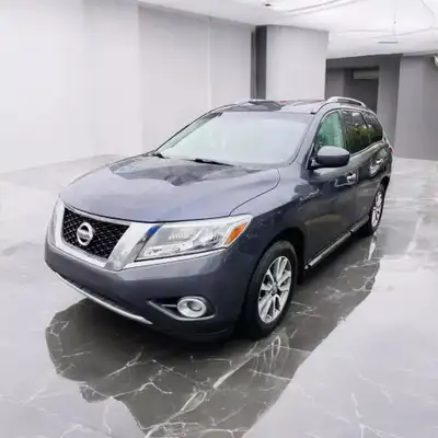 2014 Nissan Pathfinder | 7 Passagers | $73 x par semaine | Camera | Air | Mags | Sieges Chauffant No...
