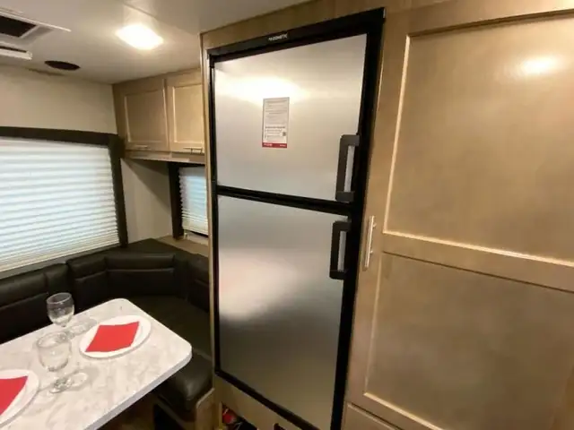 2022 Adventurer LP Class C Adventurer 19RD in RVs & Motorhomes in Edmonton - Image 13