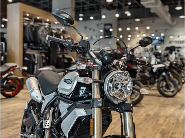 2018 Ducati Scrambler 1100 // Shining Black in Dirt Bikes & Motocross in Winnipeg - Image 4