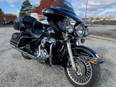 Great Condition 2010 Harley Ultra Classic. Comes with Vance & Hines performance exhaust. Hurry... ri...