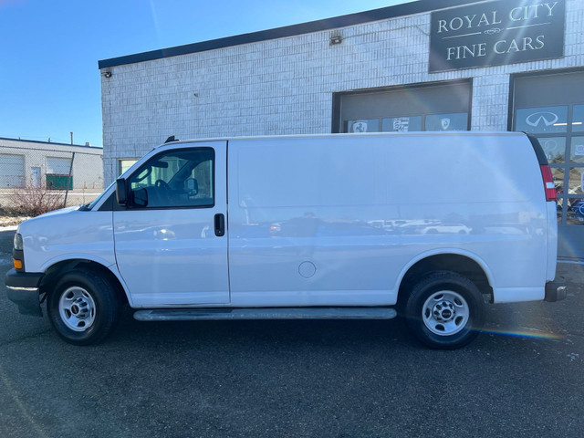 2019 GMC Savana Cargo Van RWD 2500 135" dans Autos et camions  à Guelph - Image 4