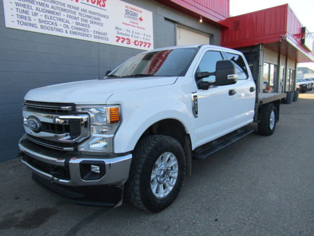  2020 Ford F-350 XLT 4WD Crew Cab Deck Loaded Priced to Sell! in Cars & Trucks in Swift Current - Image 2