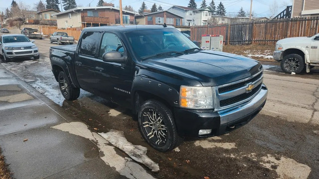 2008 Chevrolet Silverado 1500 LT in Cars & Trucks in Calgary - Image 2