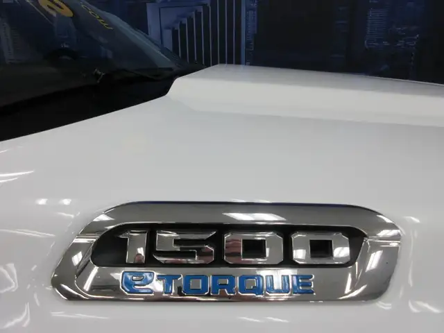 RAM 1500 2022 V-6 3.6 LITRES 4X4 CREW-CAB 61800 KM ! in Cars & Trucks in Lévis - Image 6