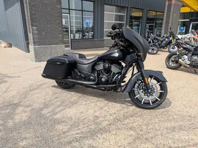 2024 Indian Motorcycle Chieftain Dark Horse with only 5,286 km. This bike is in like new condition a...