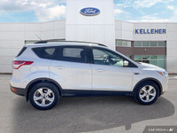 This 2016 Ford Escape SE SUV offers practical everyday utility combined with surprising power. With... (image 5)
