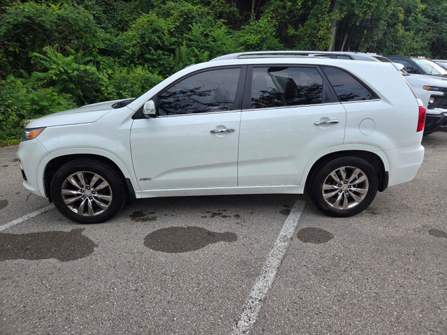 2012 Kia Sorento SX V6 HEATED/VENTILATED SEATS | DUAL SUNROOF... in Cars & Trucks in London - Image 4