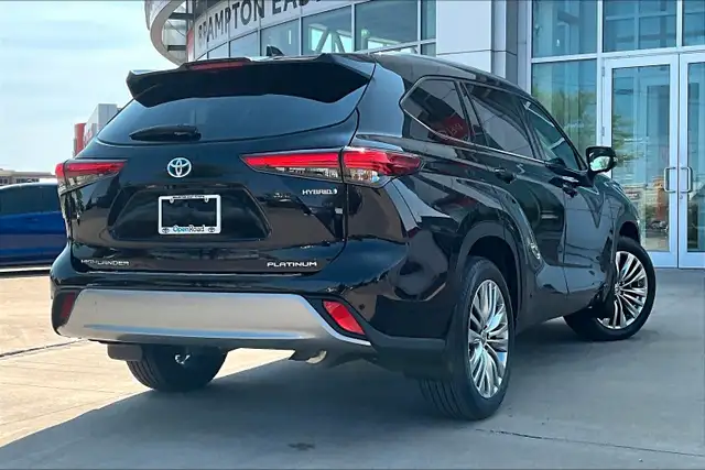 2023 Toyota Highlander Hybrid Limited AWD in Cars & Trucks in Mississauga / Peel Region - Image 7