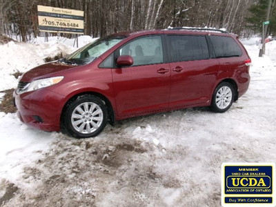 2013 Toyota Sienna LE AWD