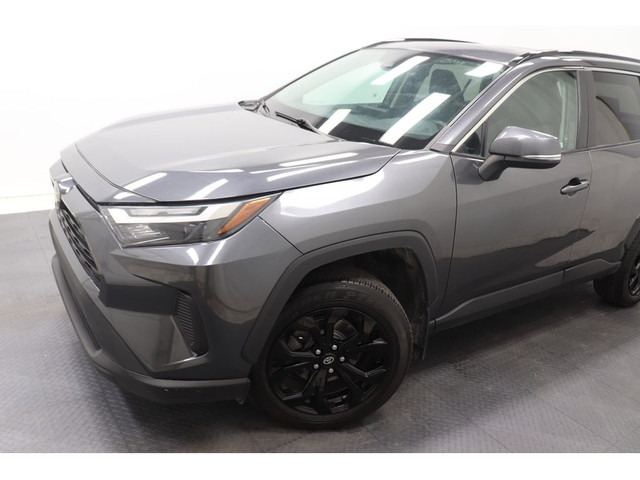 2022 Toyota RAV4 XLE, CARPLAY, TOIT OUVRANT, ASSISTANCE CONDUITE in Cars & Trucks in Longueuil / South Shore - Image 3