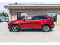 LOW KMS! - Heated Seats - Heated Steering Wheel - Backup Camera - Bluetooth - Apple CarPlay & Androi... (image 3)