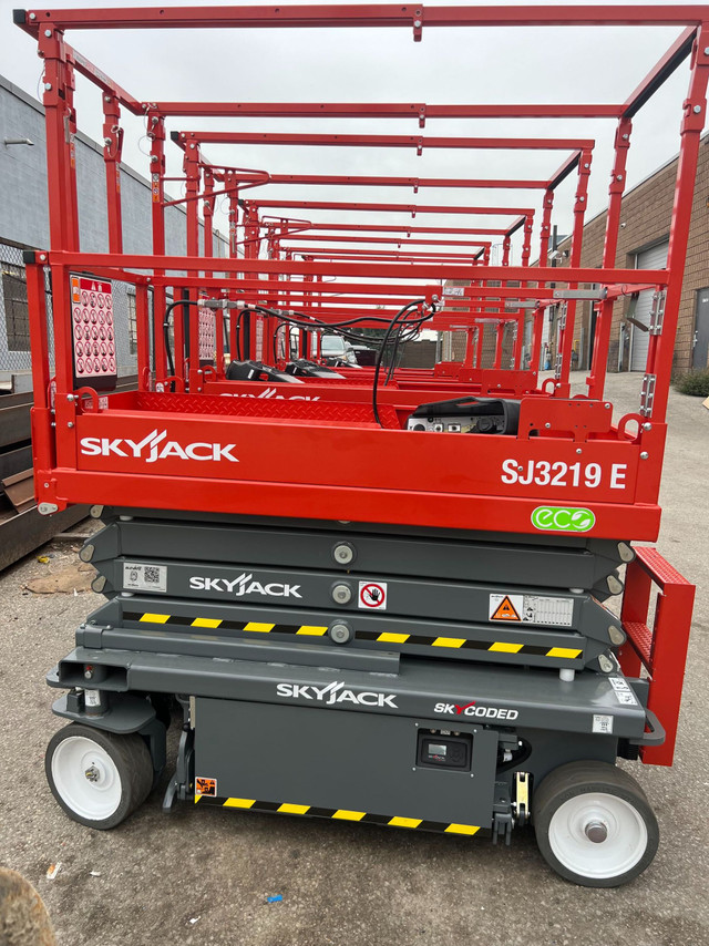 VARIOUS SCISSOR LIFTS FOR SALE  in Heavy Equipment in Mississauga / Peel Region - Image 3