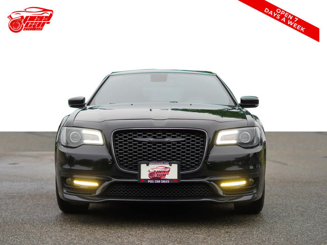 2022 Chrysler 300 S V6, Panoramic Roof, Apple Carplay, Alloys. in Cars & Trucks in Mississauga / Peel Region - Image 3