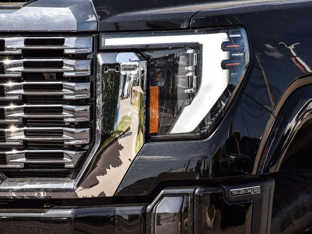 2024 GMC Sierra 2500HD Denali Ultimate Diesel, V8, Sunroof, L... in Cars & Trucks in Oakville / Halton Region - Image 4