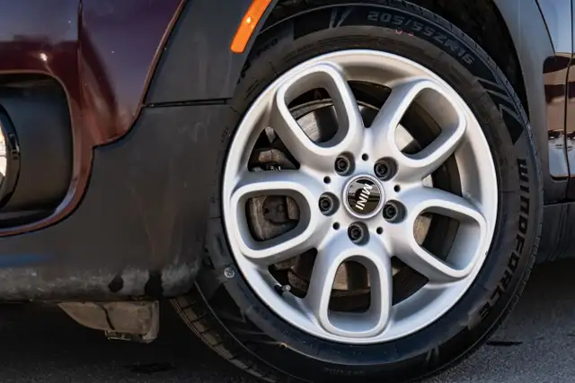 2019 Mini Clubman Cooper | LOW KM'S | ACCIDENT FREE dans Autos et camions dans Ville d’Edmonton - Image 8