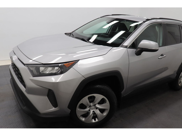 2020 Toyota RAV4 LE AWD, CARPLAY, SIEGES CHAUFFANTS, BLIND SPOT in Cars & Trucks in Longueuil / South Shore - Image 3