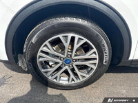 - ONE OWNER - ACCIDENT FREE - HEATED LEATHER SEATS - HEATED STEERING WHEEL - REMOTE START - LANE KEE... (image 9)