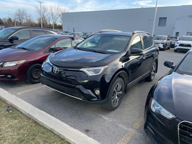 2016 Toyota RAV4 XLE, A/C, CAM RECUL, SIEGES CHAUFF, TOIT OUVR C in Cars & Trucks in City of Montréal