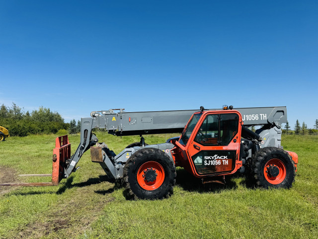 2017 SKYJACK SJ1056 TELEHANDLER  in Heavy Equipment in Calgary - Image 3