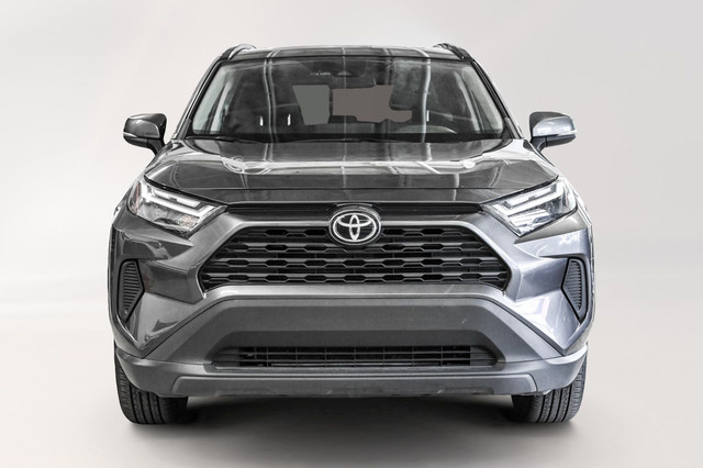 2022 Toyota RAV4 XLE | Toit | Mags | Bluetooth | Carplay | Camér in Cars & Trucks in City of Montréal - Image 3