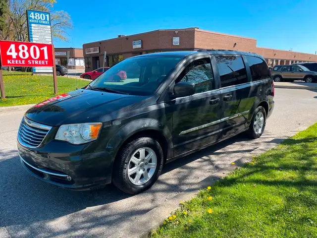 2012 Chrysler Town & Country 1 OWNER, NAVI, DVD, CERTIFIED62863214342658121