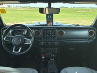 Experience rugged capability and standout style with the 2021 Jeep Gladiator Mojave, now available a... (image 8)