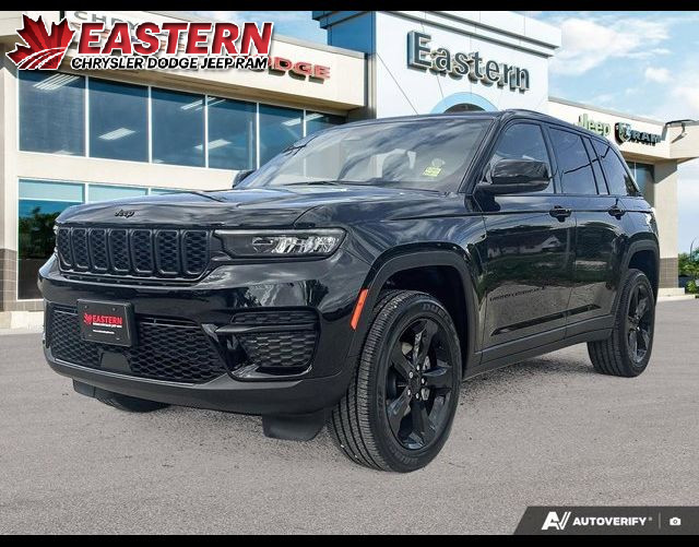 2025 Jeep Grand Cherokee Altitude in Cars & Trucks in Winnipeg