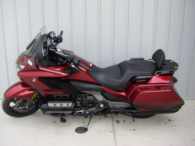 2018 Honda Goldwing 1800 ABS $155 B/W OAC in Touring in Edmonton - Image 4