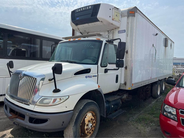 2008 international 4600 series 30 foot REEFER ONLY $12,995 in Farming Equipment in London - Image 3