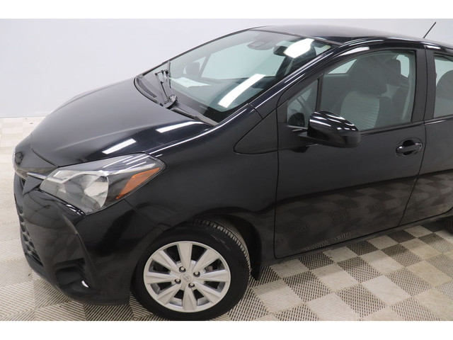  2018 Toyota Yaris LE, BLUETOOTH, CAMERA, MAGS, SIEGES CHAUFFANT in Cars & Trucks in Longueuil / South Shore - Image 3