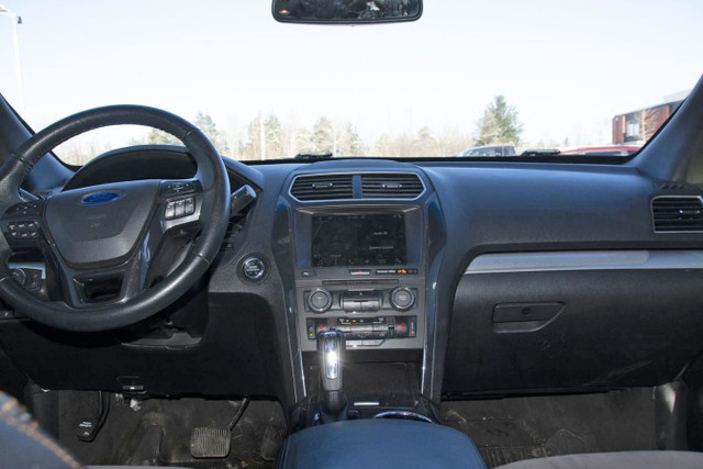 2017 FORD EXPLORER XLT in Cars & Trucks in Oshawa / Durham Region - Image 4