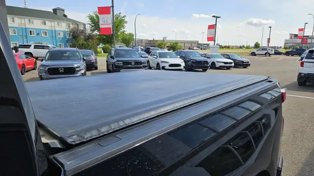 Chevrolet Silverado 1500 High Country 2024 dans Autos et camions dans Medicine Hat - Image 23