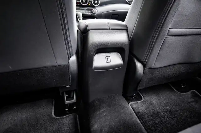 2022 Nissan Sentra SV • REMOTE START • SUNROOF • HEATED SEATS dans Autos et camions dans Kingston - Image 31