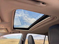 EXTRA CLEAN FRANCHISE TOYOTA DEALERSHIP TRADE IN! TOP LIMITED PACKAGE WITH ALL-WHEEL DRIVE - CLEAN T... (image 4)