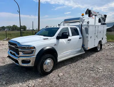 NEW - 2025 Dodge Ram 5500HD 4x4 Crew Cab Service Truck + 6.7L Cummins Diesel + 4x4 W/ AutoMatic Tran...