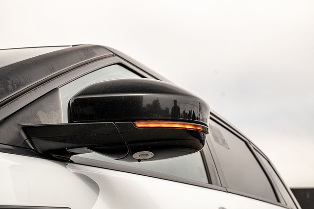2018 Land Rover Range Rover Evoque LANDMARK SPECIAL EDITION AWD  in Cars & Trucks in City of Toronto - Image 4