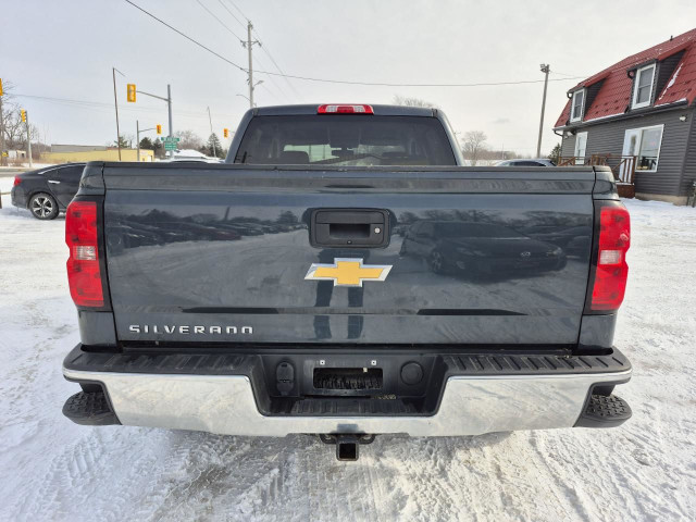 2018 Chevrolet Silverado 1500 Crew Cab 4x4 5.3L V8 in Cars & Trucks in London - Image 4
