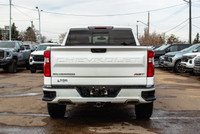 // ACCIDENT FREE!! // // SINGLE OWNER! // - True North EDT - Rear Slider - Bose Premium sound system... (image 3)