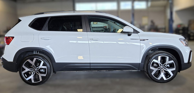2022 Volkswagen Taos Highline AWD| Off Lease/1 Owner/0 Accident in Cars & Trucks in Winnipeg - Image 4